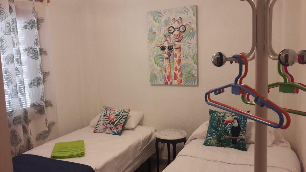 Casa Nadin Hotel อาลิกันเต ภายนอก รูปภาพ